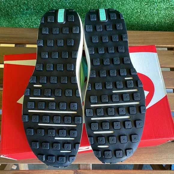 NIKE Men’s Waffle One Sneakers - Picture 2 of 6